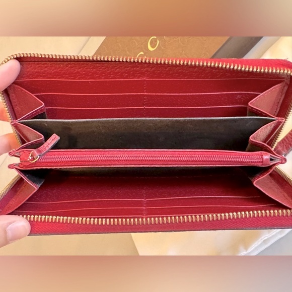 Gucci Tian GG Supreme Zip Around Wallet - Picture 4 of 8